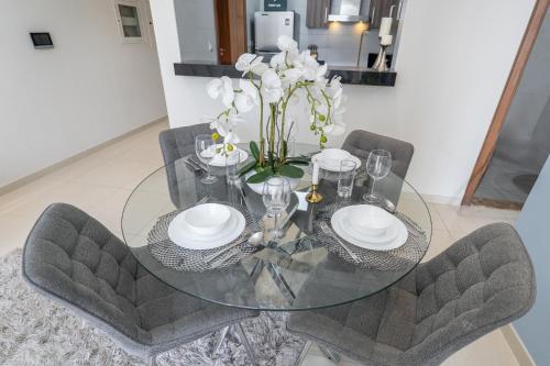 Luxury Apt l Partial Burj Khalifa & Fountain View, Dubaï (photo 6)