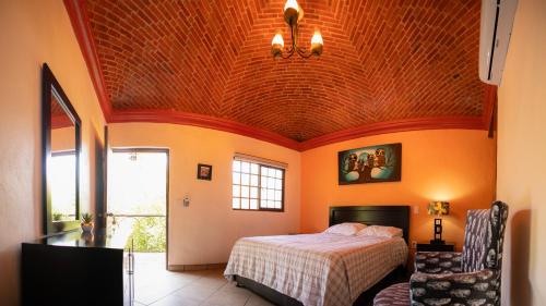 Hotel El Dorado - cerca de Chapala y del Aeropuerto in Ixtlahuacán de los Membrillos, Mexico