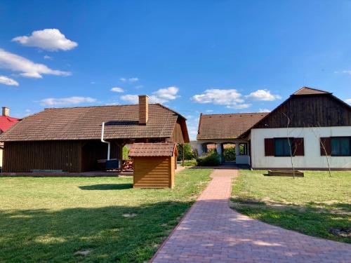 Mezővégi vendégház (Mezovegi vendeghaz) in Kisar