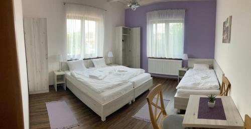Mezővégi vendégház (Mezovegi vendeghaz) in Kisar