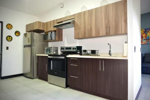 Beautiful & Cozy Suite 3 min from Paseo Escalon - image 4