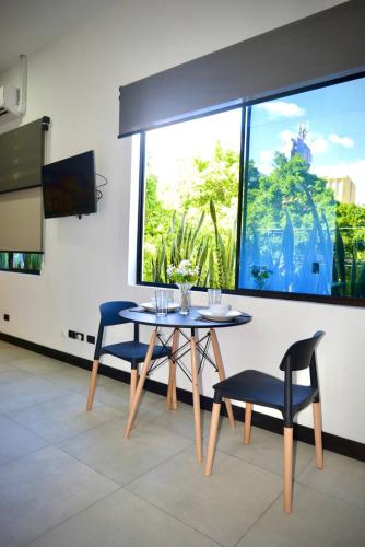Beautiful & Cozy Suite 3 min from Paseo Escalon - image 5