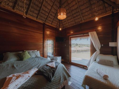 1 double bed, 2 twin beds
