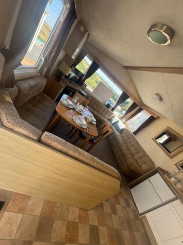 The Squirrel's Nest Stylish Modern Caravan Stay