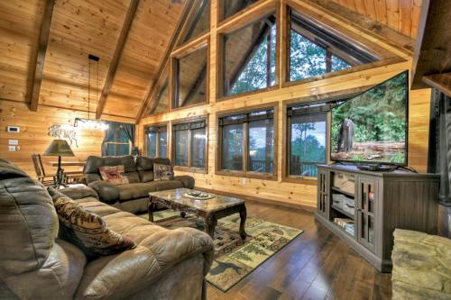 The Lst Shepherd - Game Nights, Hot Tub Soaks & Outdoor Fireside TV