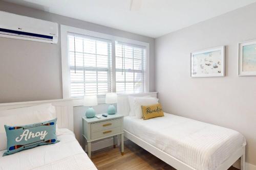 5 - Island Paradise Cottages - Sea Grape in St Pete Beach, USA