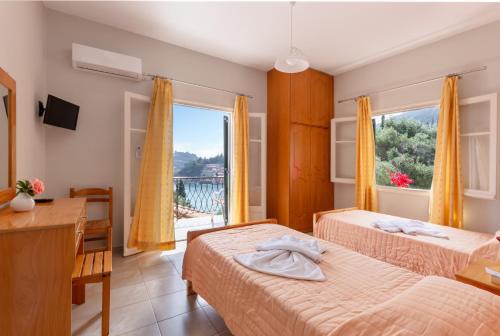 Rapanos Apartments