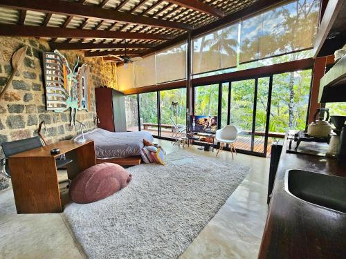 Mirante do Leo - Casa com Piscina Aquecida e Loft Exclusivo com Vista para o Mar in Praia do Puruba