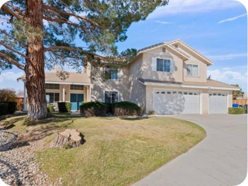 Resort Style House in Apple Valley (CA)