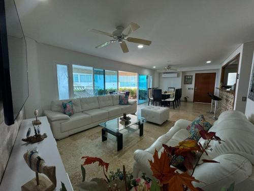 Marabierto Beachfront Escape in ปวยโต เตียราบาฆา