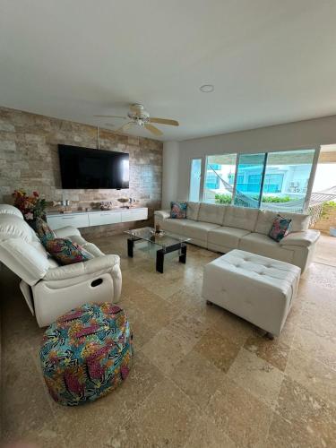 Marabierto Beachfront Escape in ปวยโต เตียราบาฆา