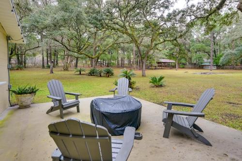 Pool Table, 4 Mi to Lake Inverness Getaway! in Inverness (Florida)