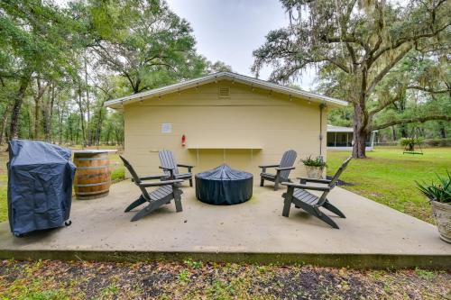 Pool Table, 4 Mi to Lake Inverness Getaway! in Inverness (Florida)
