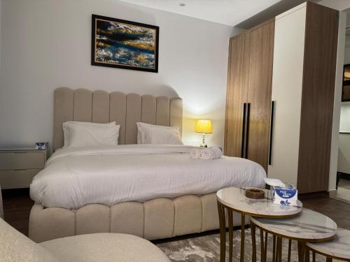 Chic Studio in Penta Square Near LUMS & Airport, Lahore (photo 7)
