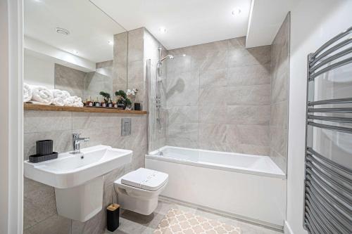 Unique 2-Bed, 2-Bath Apartment with Private Terrace, Near Leeds Bus Station & City Centre, Leeds (fotografie 7)