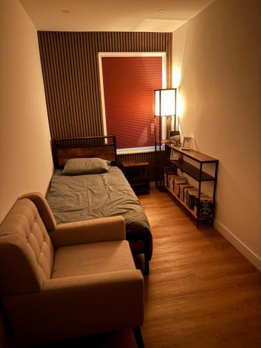 Modern East London Apartment with Private Studio & Guest Rooms-Near Bow, Victoria Park, Londyn (zdjęcie 7)
