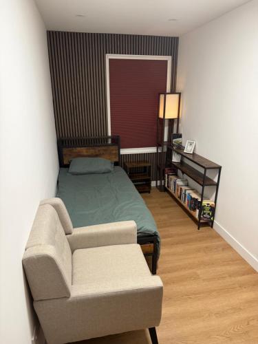 Modern East London Apartment with Private Studio & Guest Rooms-Near Bow, Victoria Park, Londyn (zdjęcie 9)