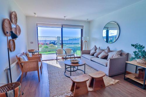 HOM I Depto familiar a pasos del lago, Wifi, Terraza, Estacionamiento, Full Equipado, Calefacción - Río Pescado