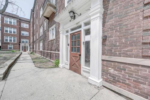 Modern Getaway in McKinley & Brady District near พิพิธภัณฑ์ศิลปะการตกแต่ง วิลล่าเทอร์เรซ