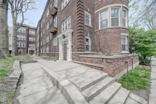 Modern Getaway in McKinley & Brady District near พิพิธภัณฑ์ศิลปะการตกแต่ง วิลล่าเทอร์เรซ