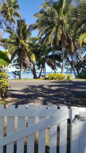 شاطئ, The Black Pearl Beachside Apartments in Arorangi