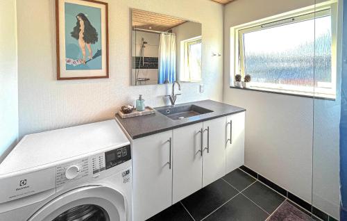 Banyo, 2 Bedroom Nice Home In Kerteminde in Kerteminde
