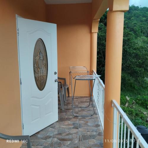 Balkon/teras, DeDe's Place in Anse La Raye