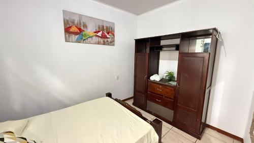 1 double bed, 2 twin beds