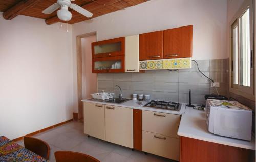 Konyha, Beautiful Home In Marzamemi in San Lorenzo
