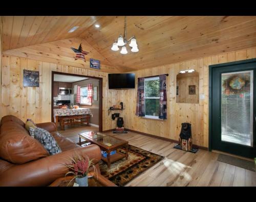 Little Bear Hideaway in Pittman Center