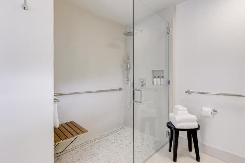 Casa Valerio Unit 6C-Boutique Suite in Downtown Santa Barbara - image 9