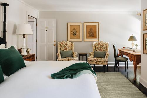 Wickwood Inn in Saugatuck, USA