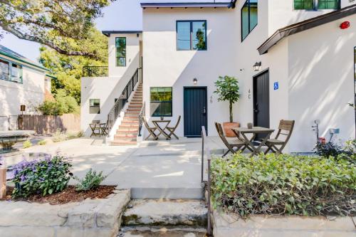 3 bedrooms, 4 beds