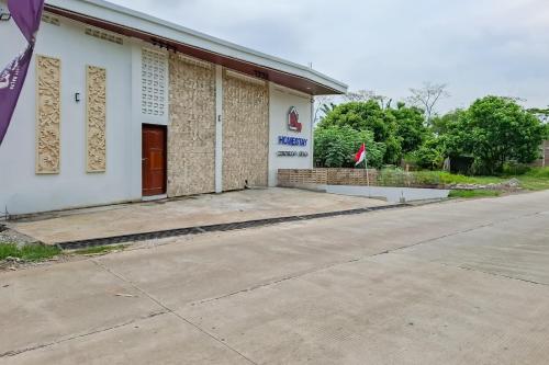 Entrance, RedDoorz @ Homestay FN99 Jepara in Mulyoharjo