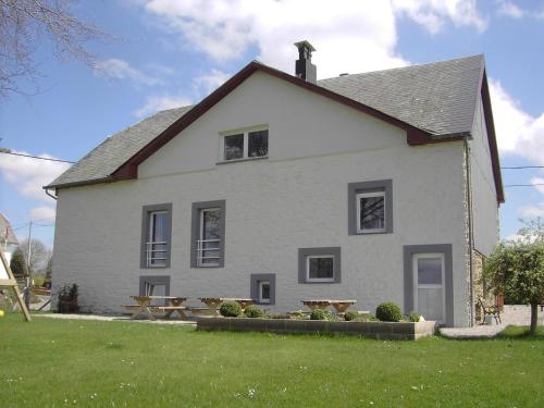 Group house with 3 apartment for family, Amblève (fotografie 8)