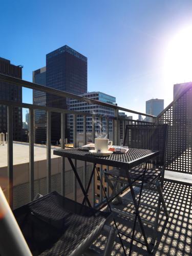 Balcony/terrace, Oaks Melbourne on Collins Suites in Melbourne
