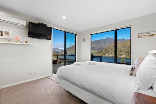 Panoramic View Lake Views - image 4