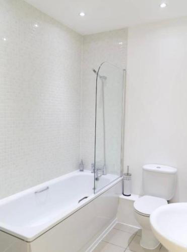 Modern City Centre Apartment, Liverpool (photo 7)