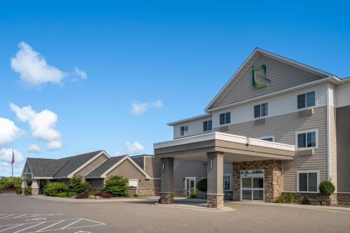 . Little Crow Hotel & Conference, Trademark by Wyndham