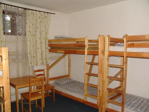 6 bunk beds