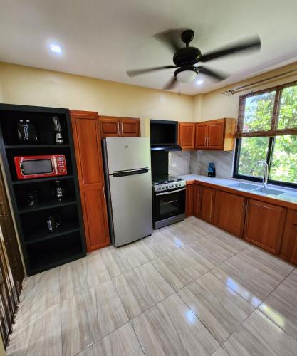 ห้องครัว, Carolina Point Resort near สนามบินนานาชาติอาร์เทอร์ นโปเลียน เรย์มอนด์ โรบินสัน