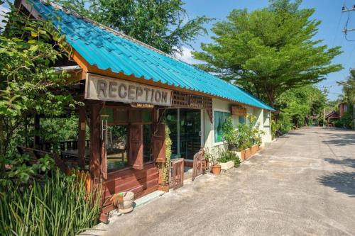 Raknatee Resort in Bang Len