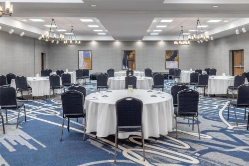DoubleTree by Hilton Owatonna - 회의실/연회장