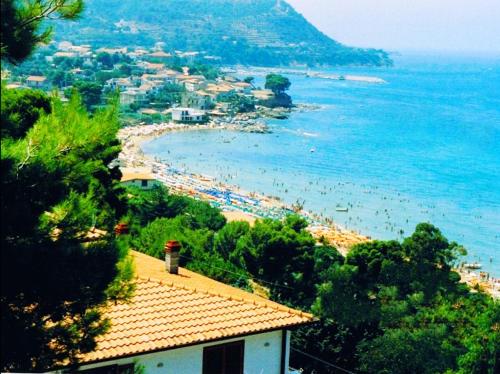 Villa Laura Sea View Apartments 3