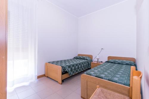2 bedrooms, 3 beds