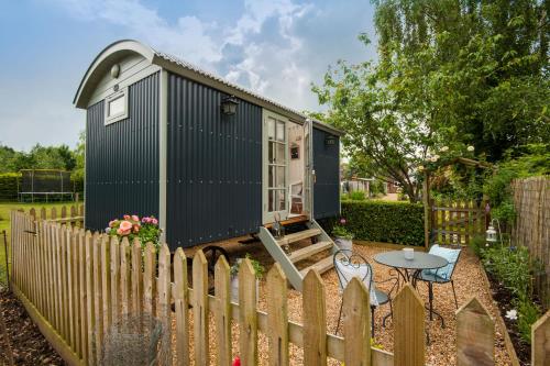 Dolly at Lowlands - Accommodation - Ringwood