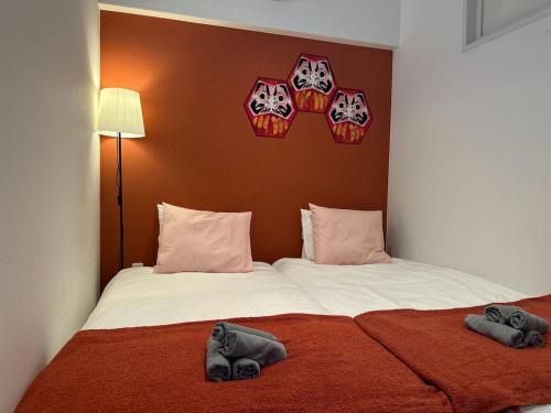 3BR Entire Home, 1 Min to Midosuji Line, Sleeps 10