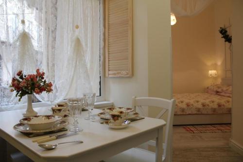 Romantic apartment near Opera with Air-conditioning - image 5