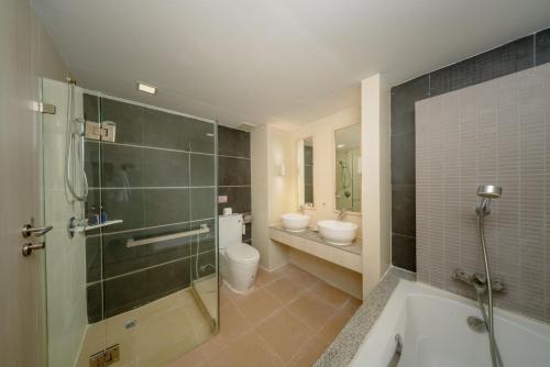 room detail thumbnail 2