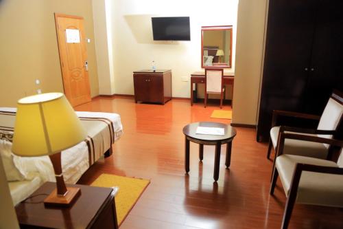 Twin room, large